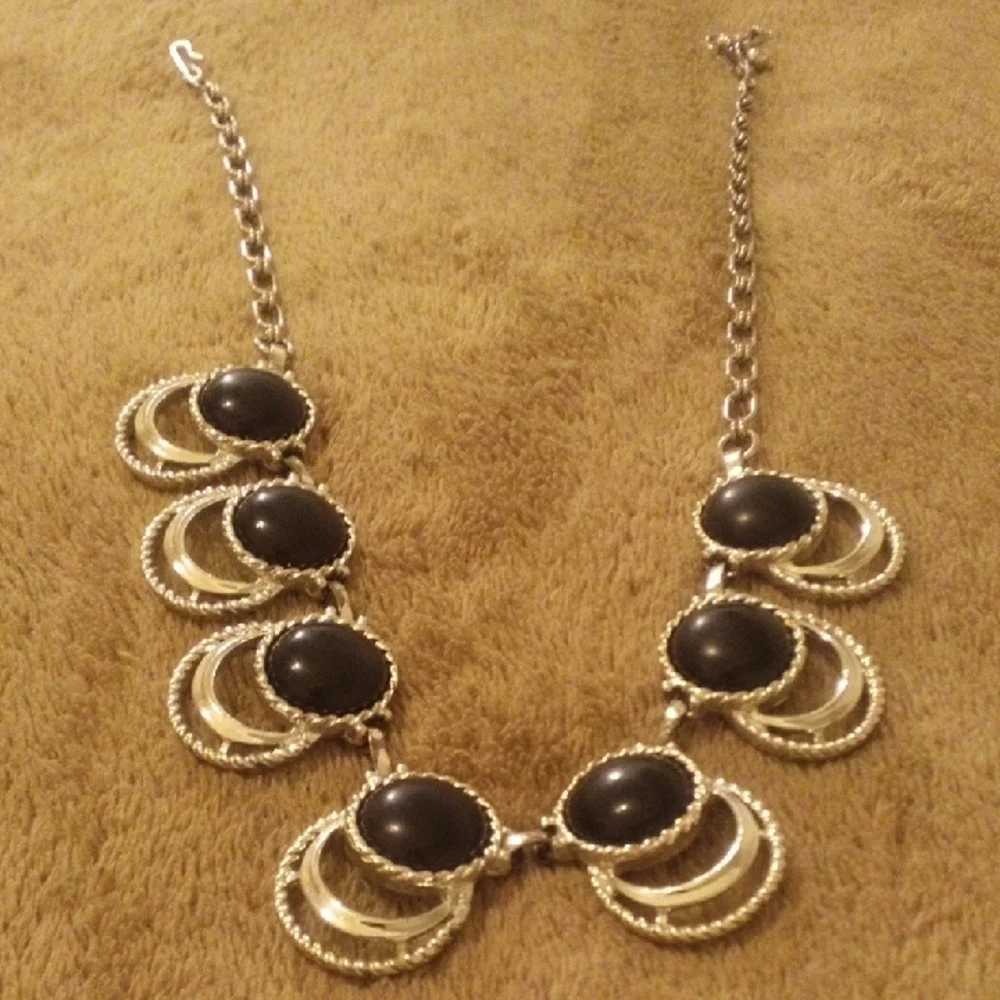 Chic Black and Gold Necklace